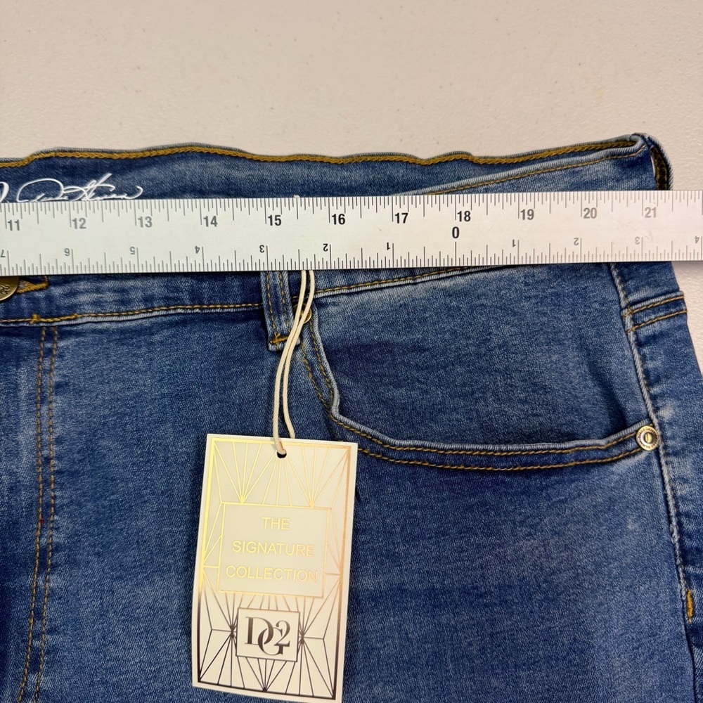 Diane Gilman Signature Studded Blue Denim Straight Jeans Women Size 24W - Picture 10 of 10